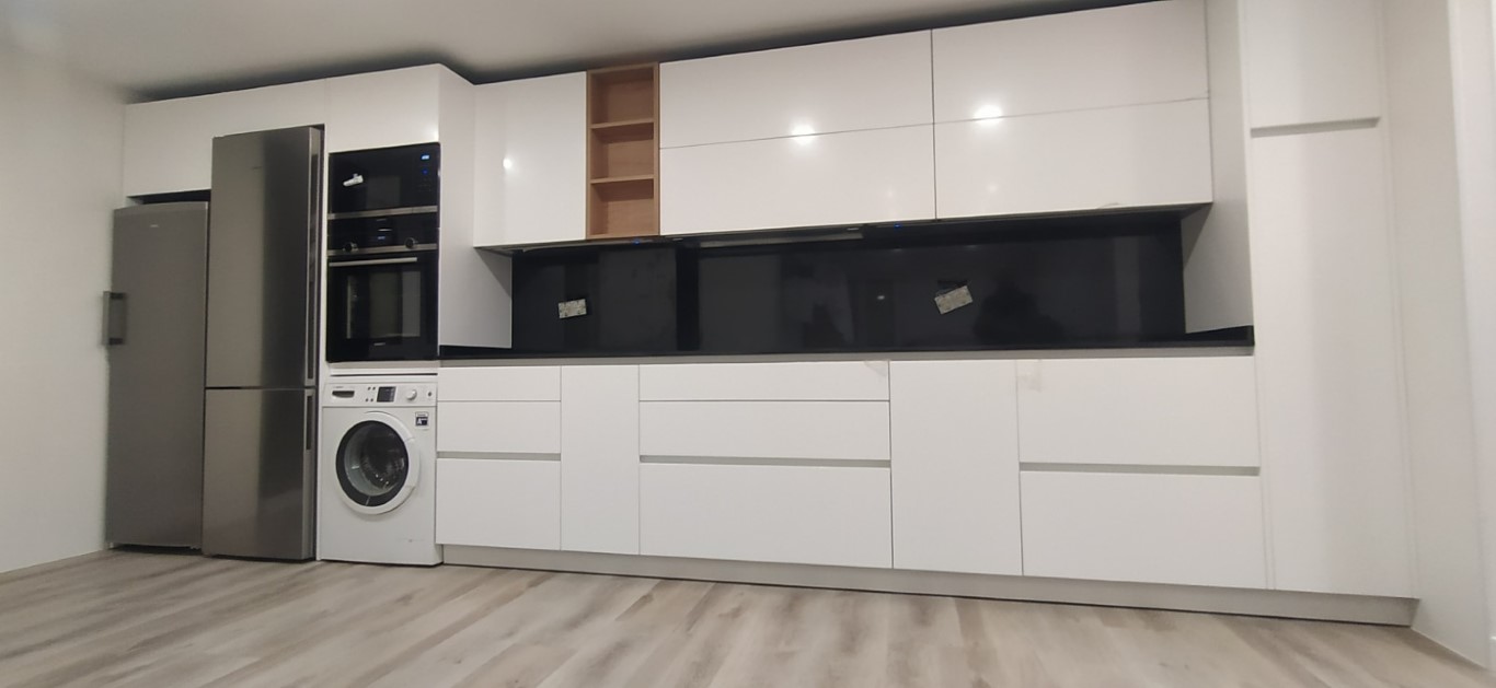 Reforma integral de vivienda realizada por Habitark en calle la Aguirralanda (Zona Lakua Arriaga) en Vitoria-Gasteiz. Reforma de cocina